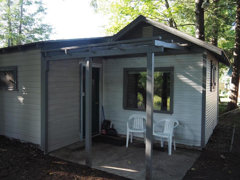 Sleeping Bear Riverside Cabins - Cabin #5