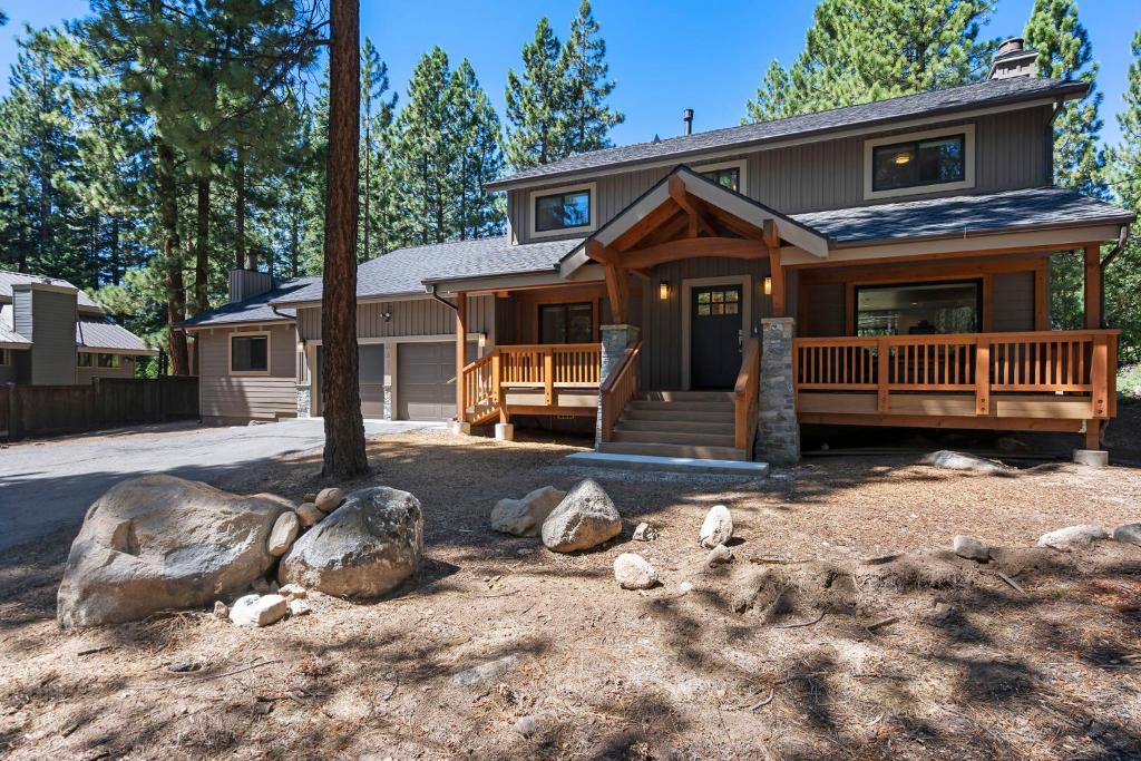 Welcome to your Country Club vacation home