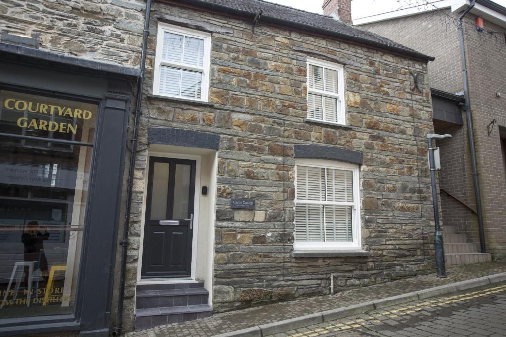 Castle Cottage