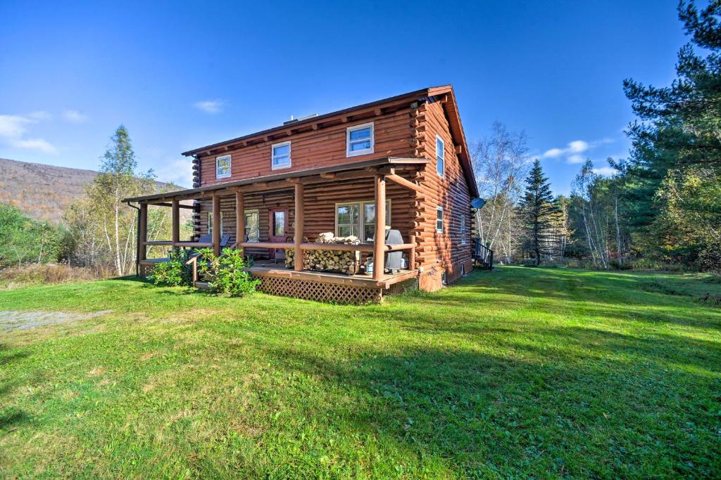 Rustic Log Cabin with Yard - 9 Mi to Hunter Mtn!