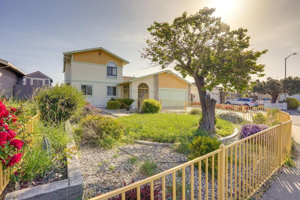Vallejo Home with Spacious Deck, Hot Tub and Views