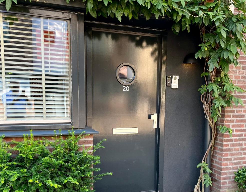 Appartement in stadswoning, rustige buurt bij Station en centrum