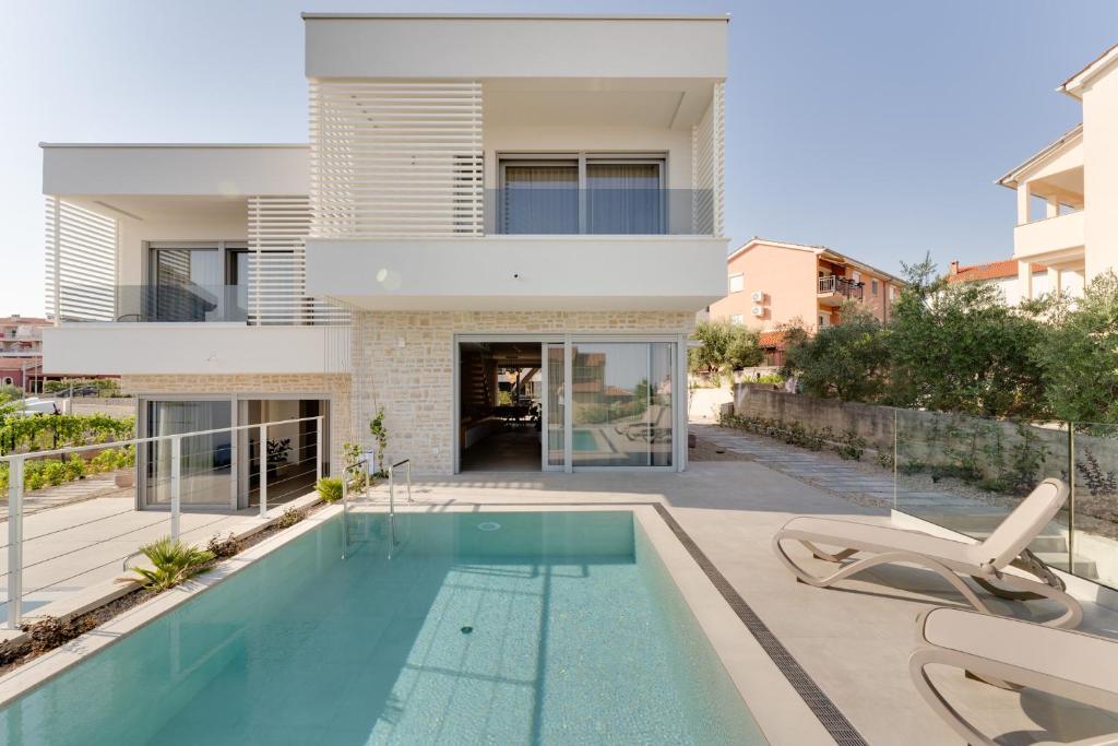 Luxury semi detached villa Smokva 2 - near center and sea - by TRAVELER tourist agency Krk