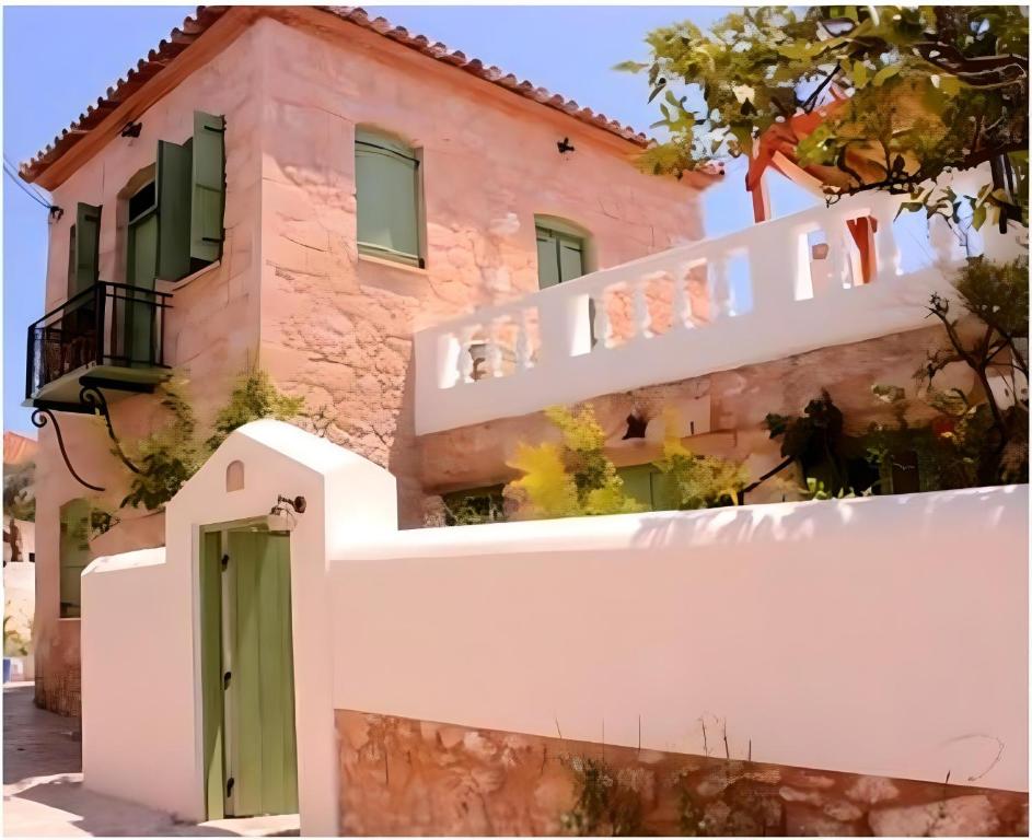 Artists' Residence 2 bed, 2 bath