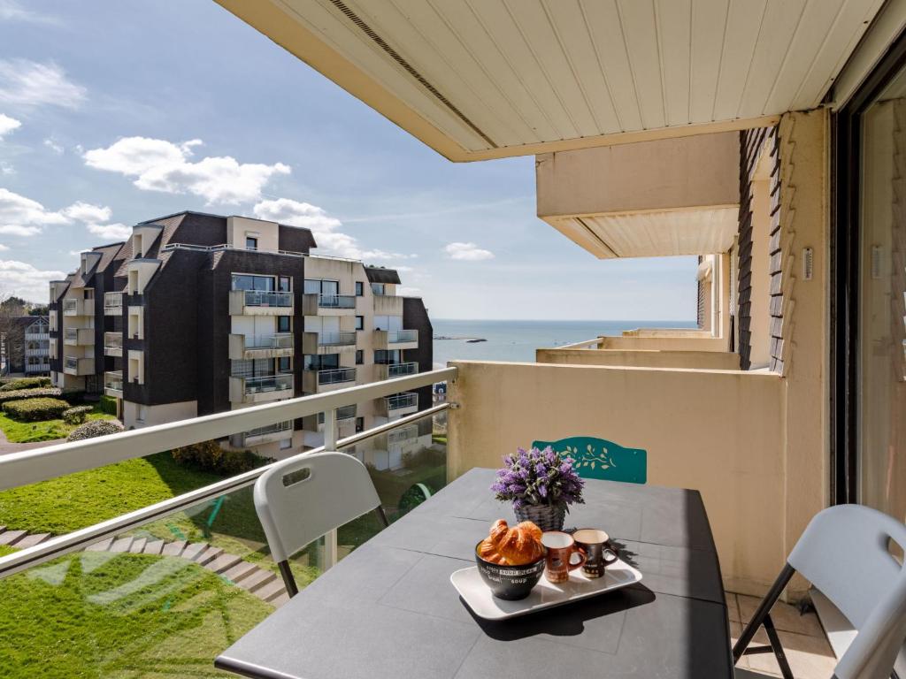 Apartment Le Domaine des roches by Interhome