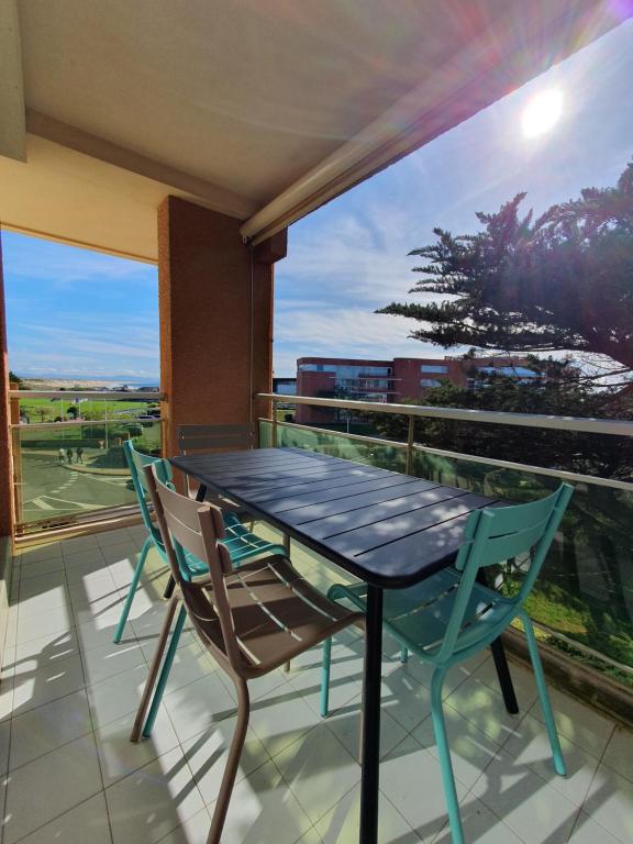 Appartement pour 4 personnes vue mer 1er étage sans ascenseur et parking privé