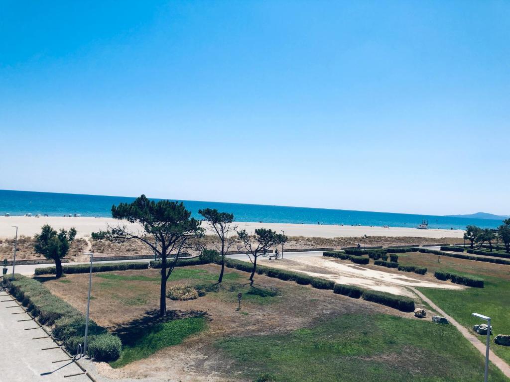Sur la plage, vue sur mer, spacieux T3 au calme
