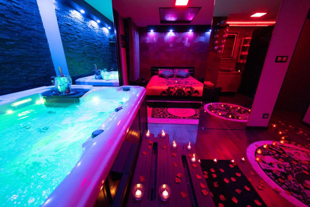 L’Insolite, Spa Privatif (Appartement Jacuzzi)