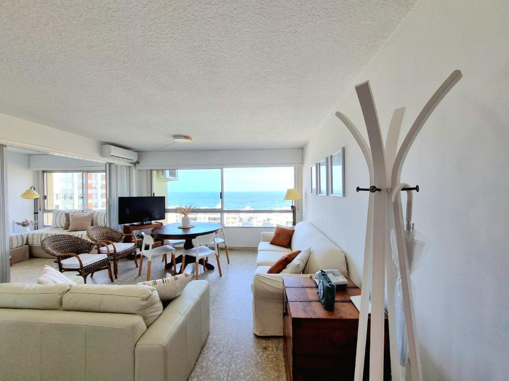 TORRE806 AP ACONCHEGANTE VISTA MAR na PENÍNSULA em PUNTA DEL ESTE