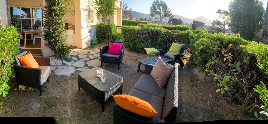 Village Pierre et vacances Cap Estérel centre FH007 jardin privatif clôturé , vue mer