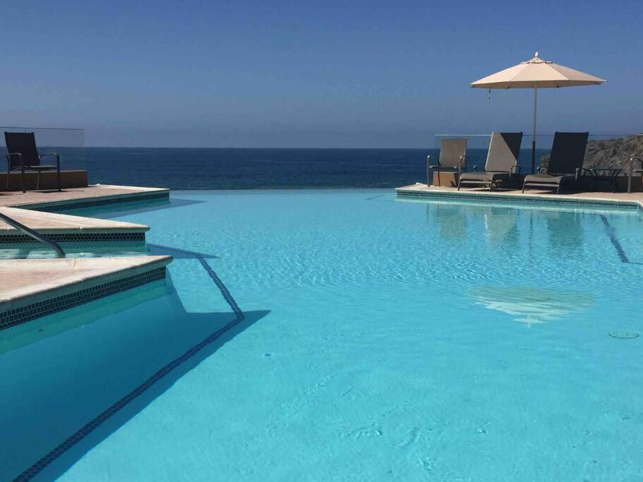 La Jolla Real Ocean Front-Private Beach 2 BR Condo
