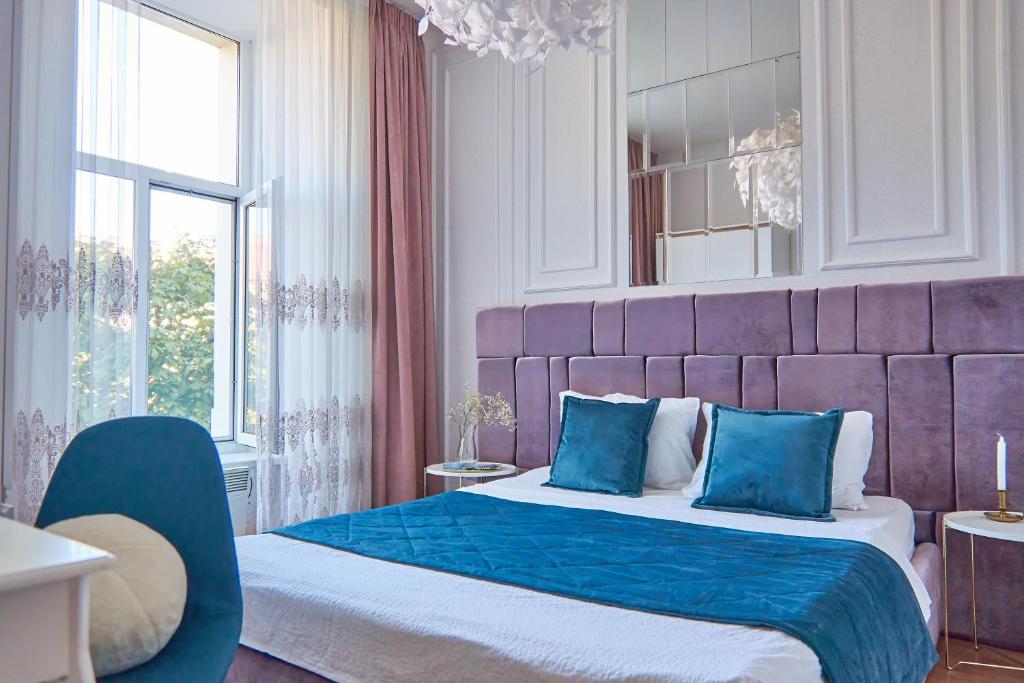 Elegant Lux Apartment in central square