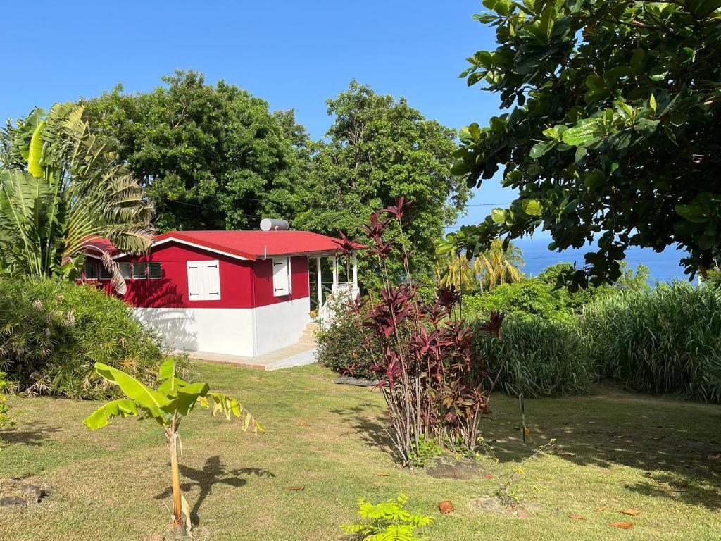 Grand bungalow avec piscine et vue mer