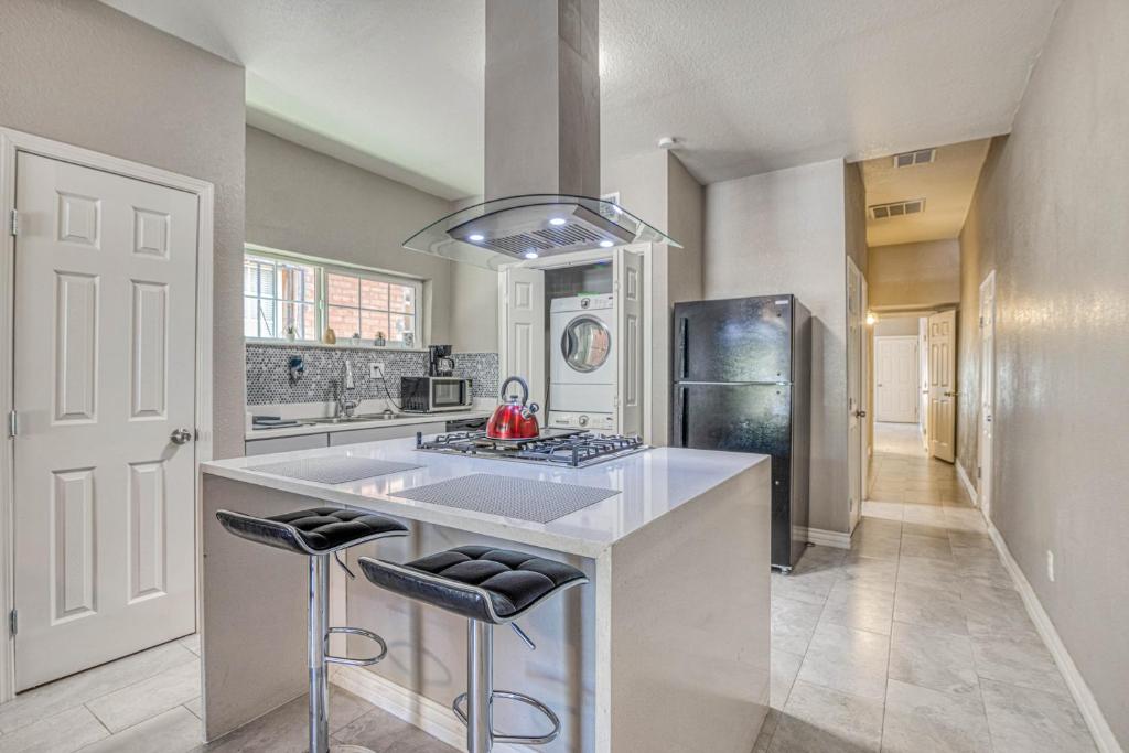 Close to All Duplex A in Downtown, UTEP, Hospitals