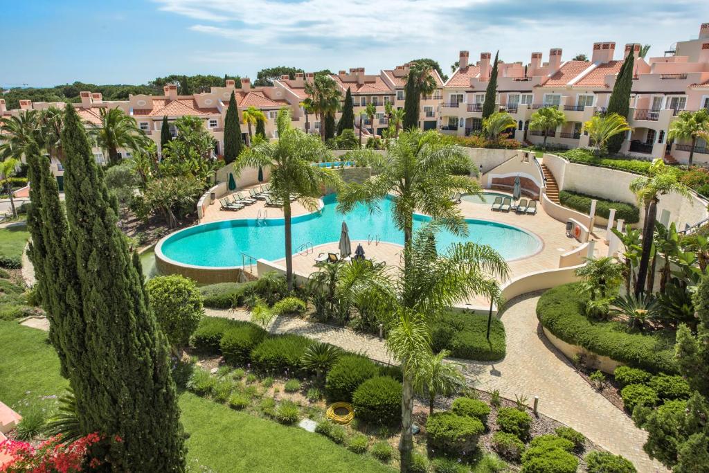 Luxury Apartment with Communal Pool and Terrace