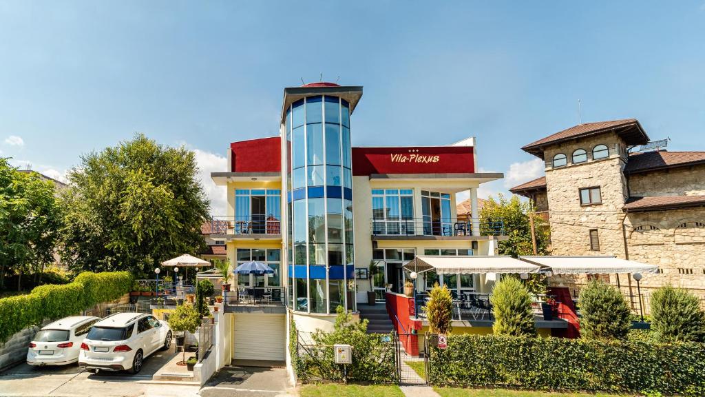 Plexus Boutique