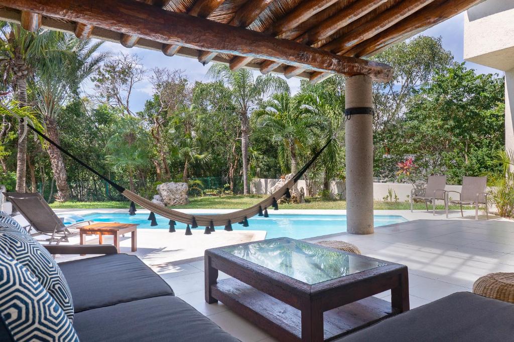 Casa Lucio private pool