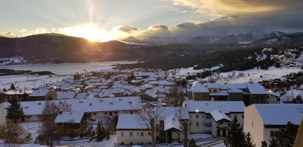 Studio avec loggia Les Angles - Superbe vue sur Lac et Montagnes