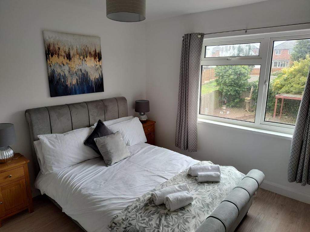 Wavertree Drive 3 bed contractor home in Leicester