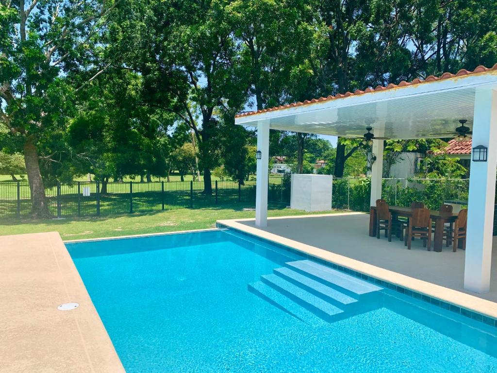 Sublime Villa in the Heart of Playa Coronado
