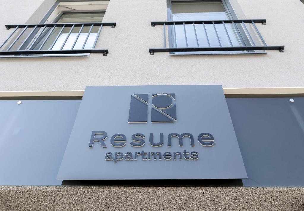 Resume apartments