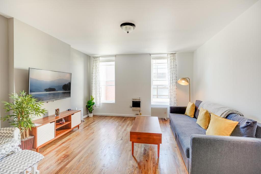 Bright and Charming 1BR 15min to NYC