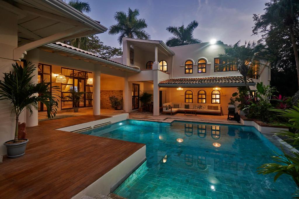 Oceana - Beachfront Villa