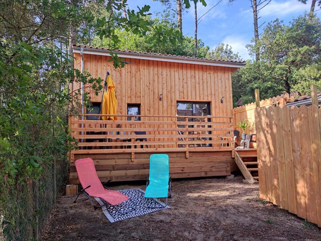 Lodge 2 étoiles la tête dans les pins les pieds dans l eau