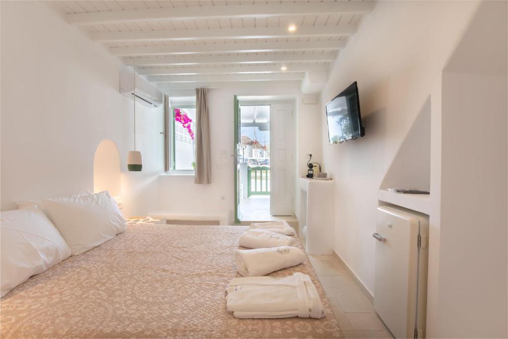 Mylos Suites