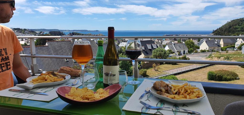 Appartement Bretagne vue mer exceptionnelle sur les hauts d'Erquy au calme ! et au pied du GR34