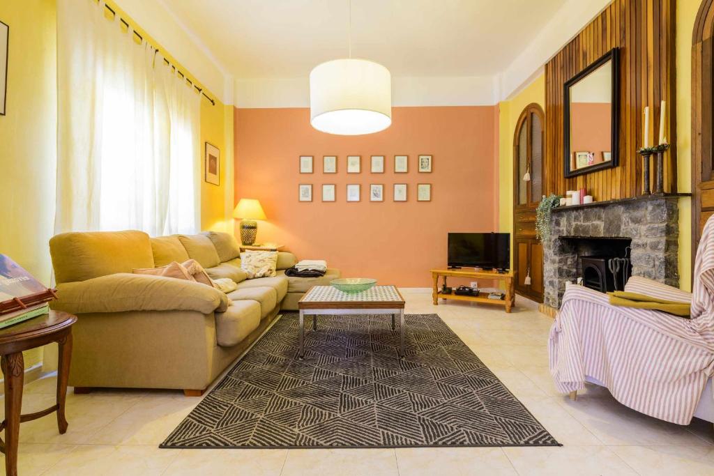 Casa San Rafael chalet con gran jardín