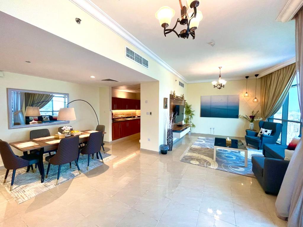 Holiday Homes Amazing 2 Bedroom City Skyline View