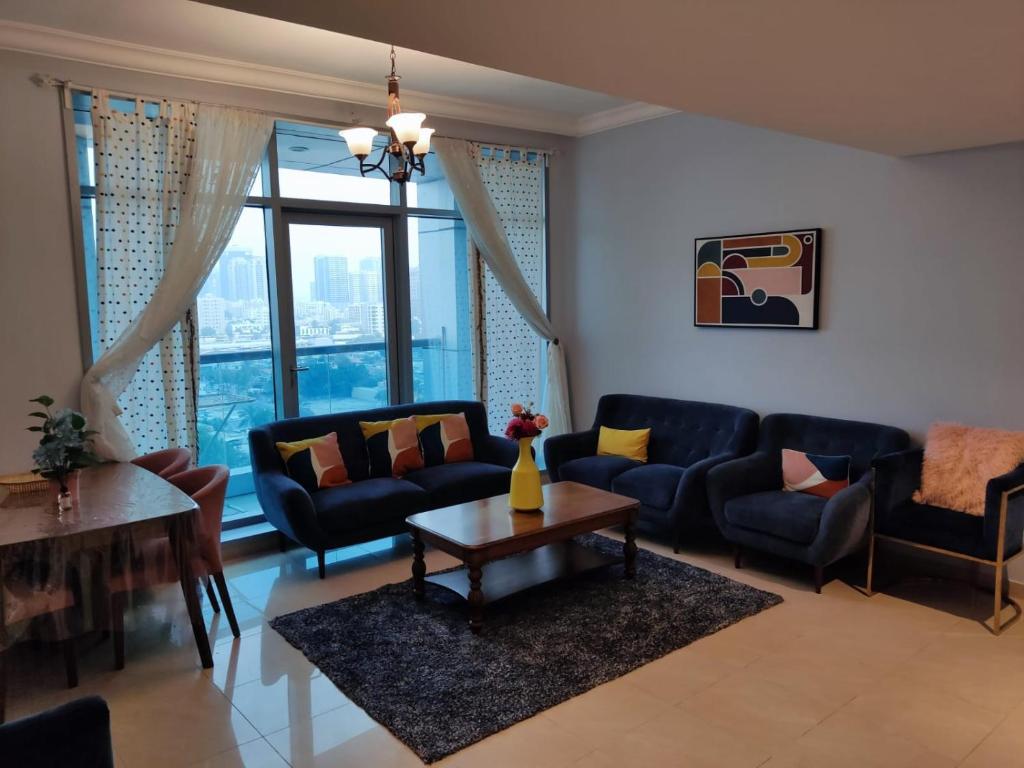 Walk to the Beach, Charming 3-Bedroom Home in Ajman Corniche Residences