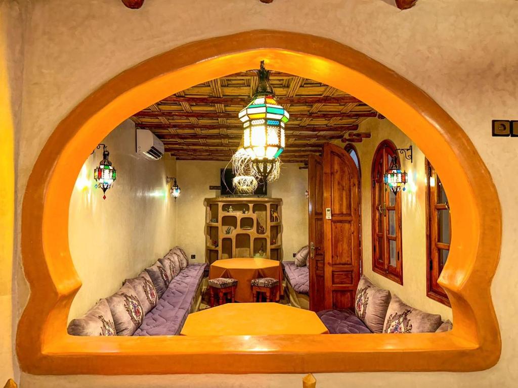 RIAD AMNAY