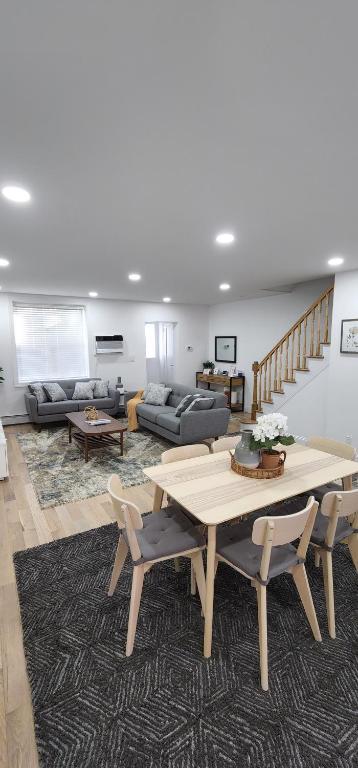 Modern Entire House in Astoria with Car Parking
