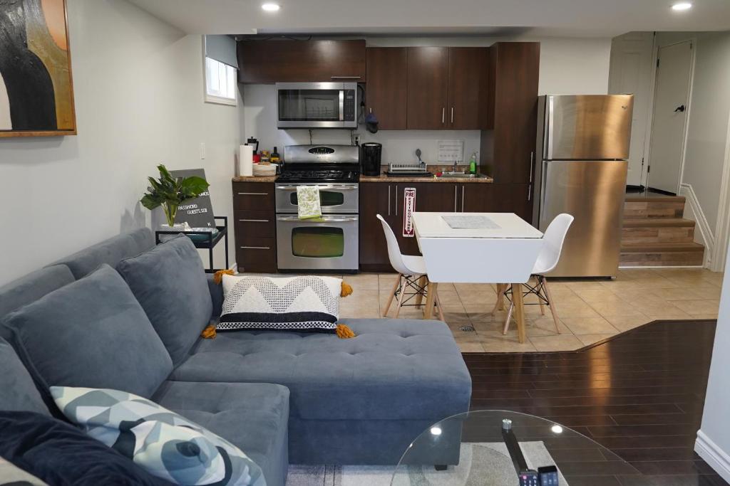 Patio privé, hébergement équipé et spacieux.