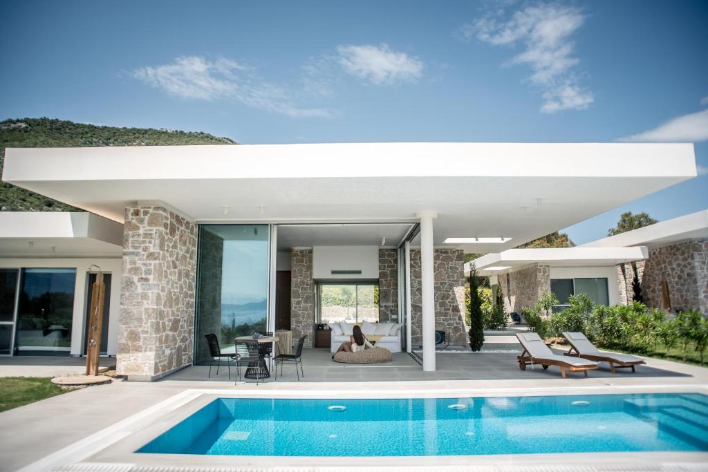 VARKO LUXURY SUITES