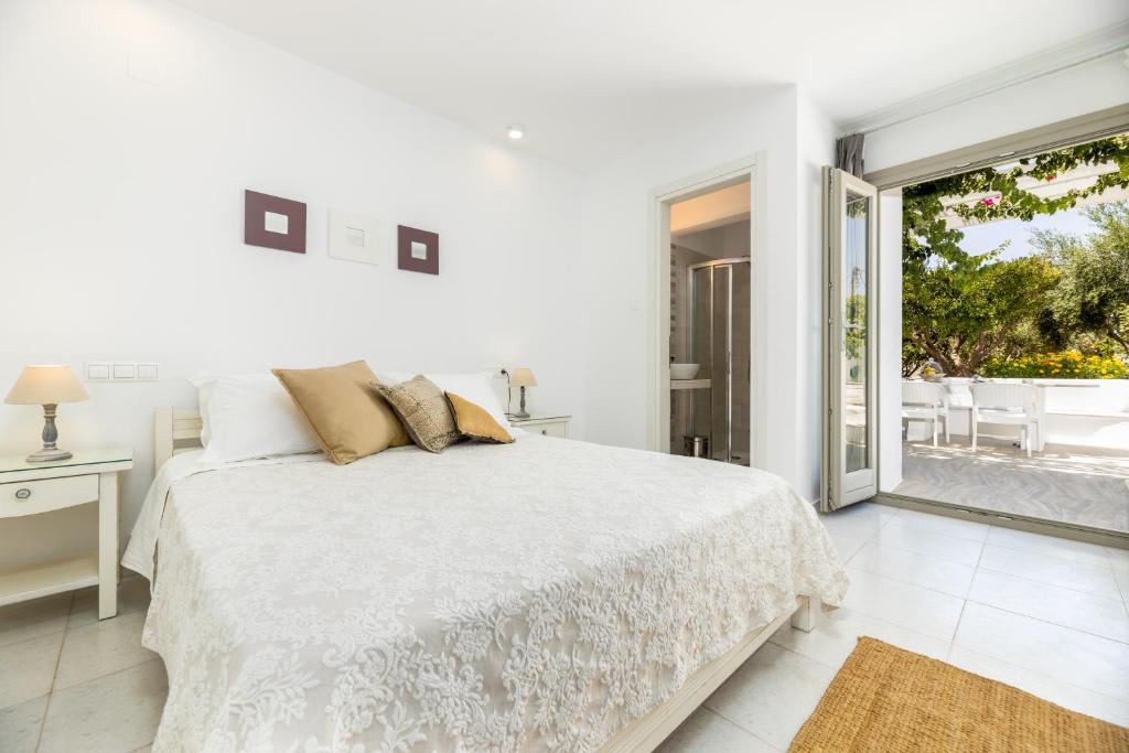 Perivoli Rooms