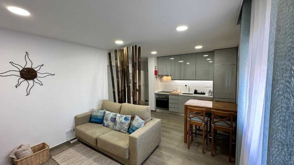 Cristal House 250 meters from Monte Gordo beach
