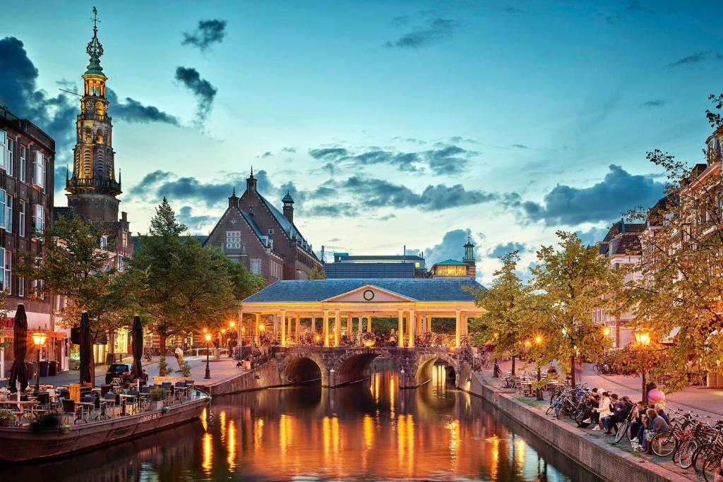 Leiden City Centre Canal View or Terrace View Apartments