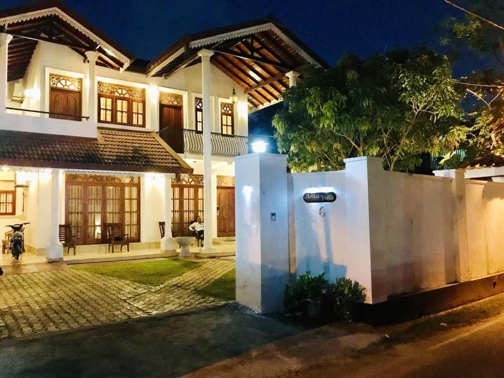3 bedrooms house at Independence 500 m away from the beach with garden and wifi