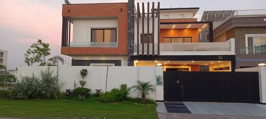 Haven Lodge, cheerful vacation home with mountain view