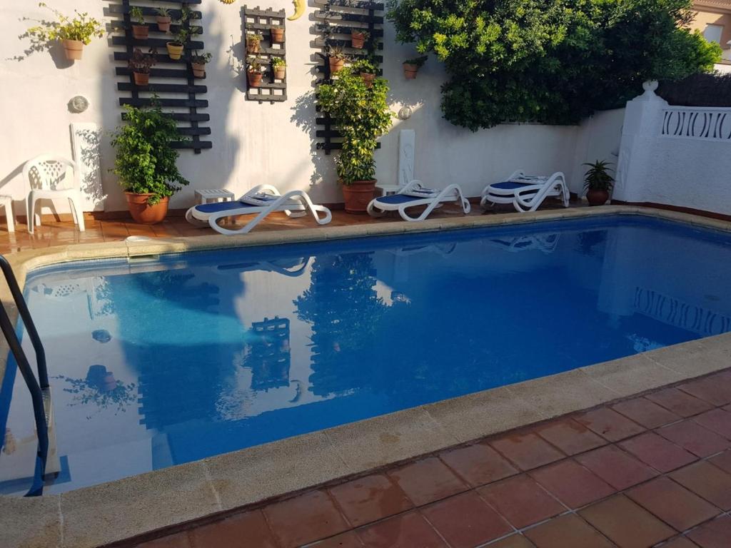 GRAN ADOSADO EN ZONA TRANQUILA CON PISCINA PRIVADA solo familias