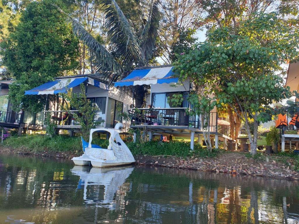 บ้านสวนริมน้ำเขาค้อ