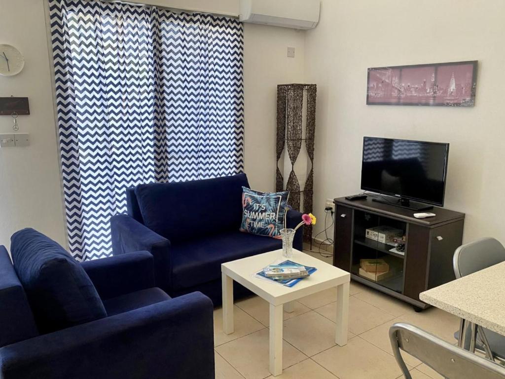 Loft with Garden 4 min to Beach in Kyrenia