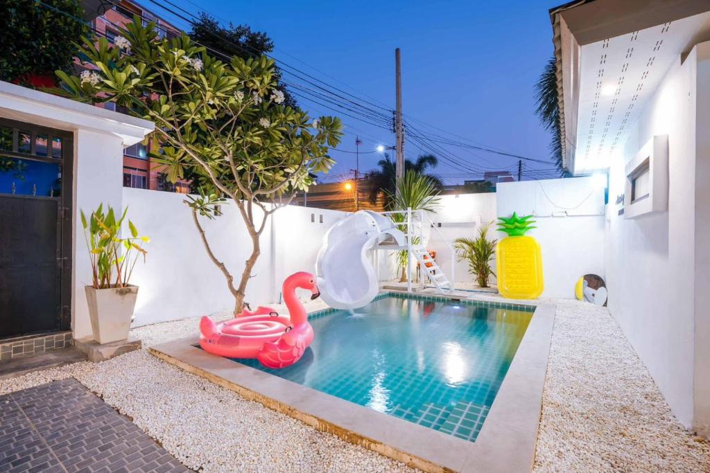 Charming House poolvilla