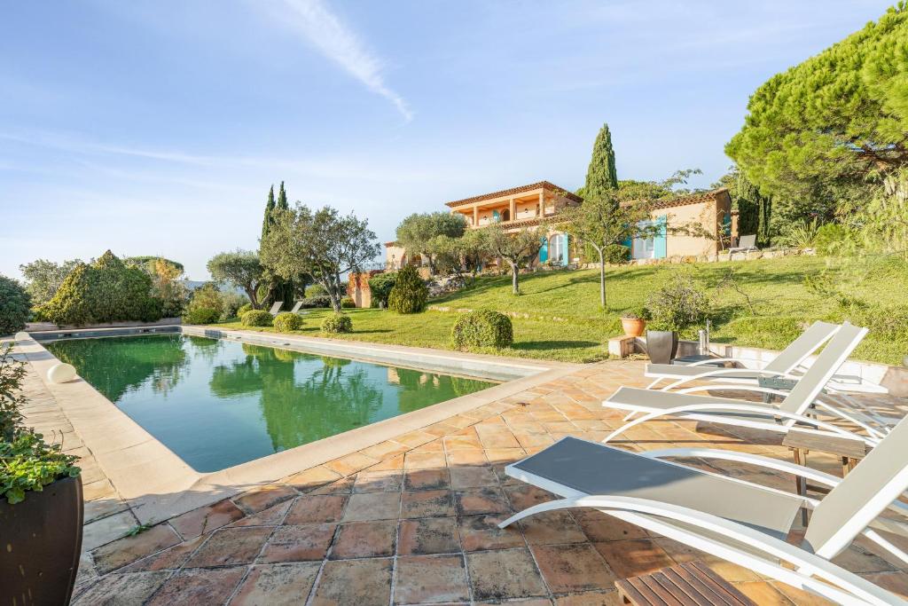 Villa de 6 chambres avec vue sur la mer piscine privee et jardin clos a Ramatuelle a 3 km de la plage