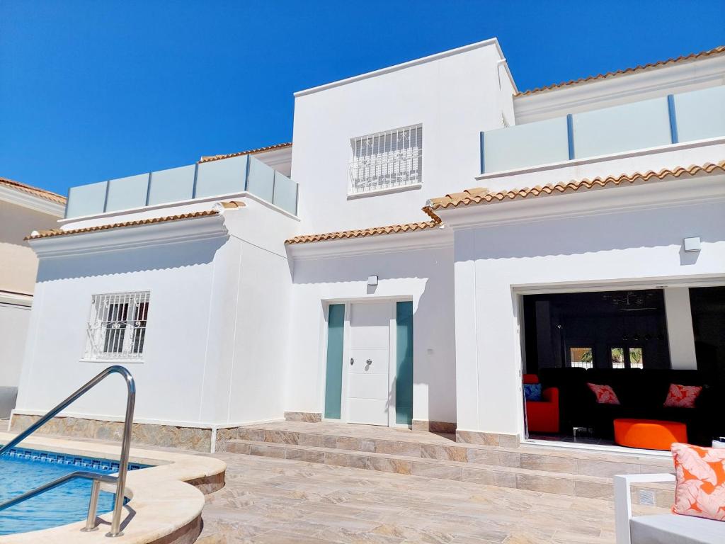 Villa Palma - Heated Pool