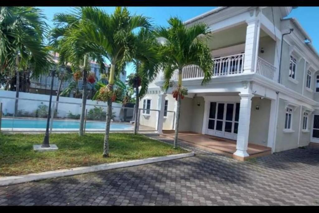 Villa Palmira 6 suites avec piscine 5 min à pied de la plage Pereybere