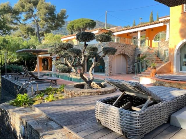 VILLA LES PINS